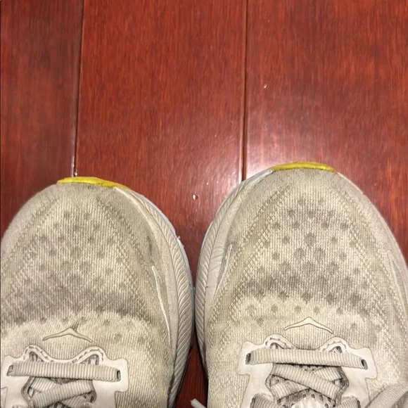 White Hoka Clifton 9 Running Shoes Women's 6 - Picture 7 of 8